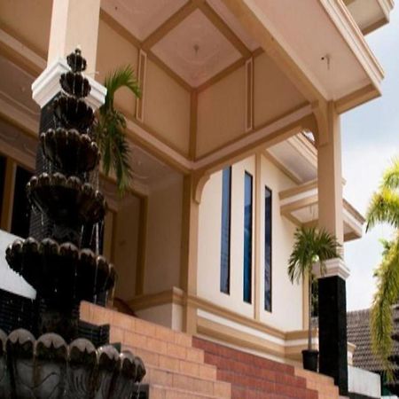 King Hotel Wates  Zewnętrze zdjęcie
